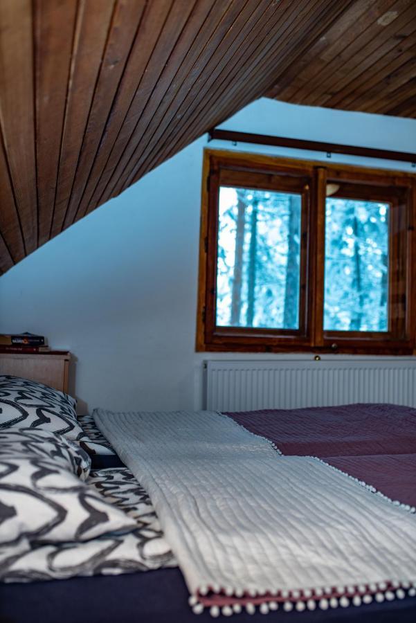 Rustic Home Tara Kaludjerske Bare Exterior photo